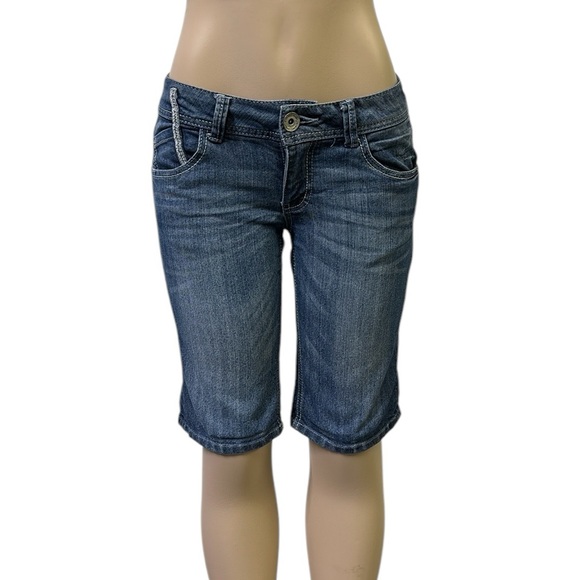 Sequin Hearts Bermuda Denim Blue Jean Shorts Embroidered Pockets Juniors 7 - Picture 1 of 8